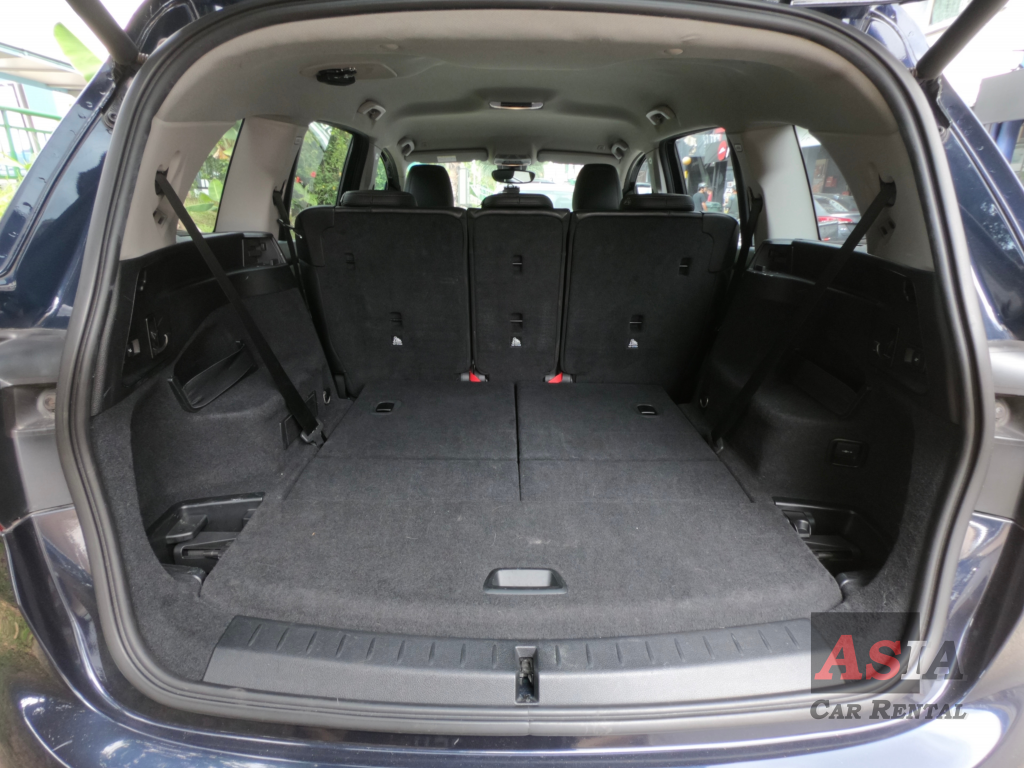 BMW216D (15) - Boot 2