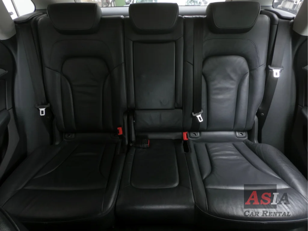 Audi Q5 2351 Back