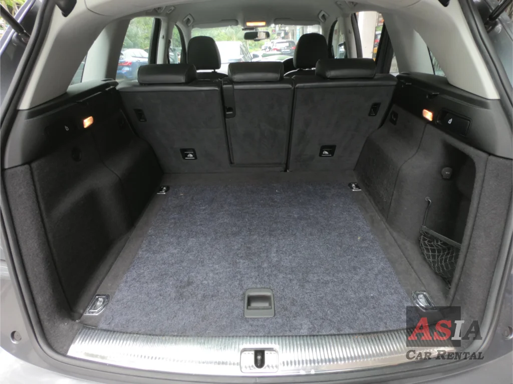 Audi Q5 2351 Boot