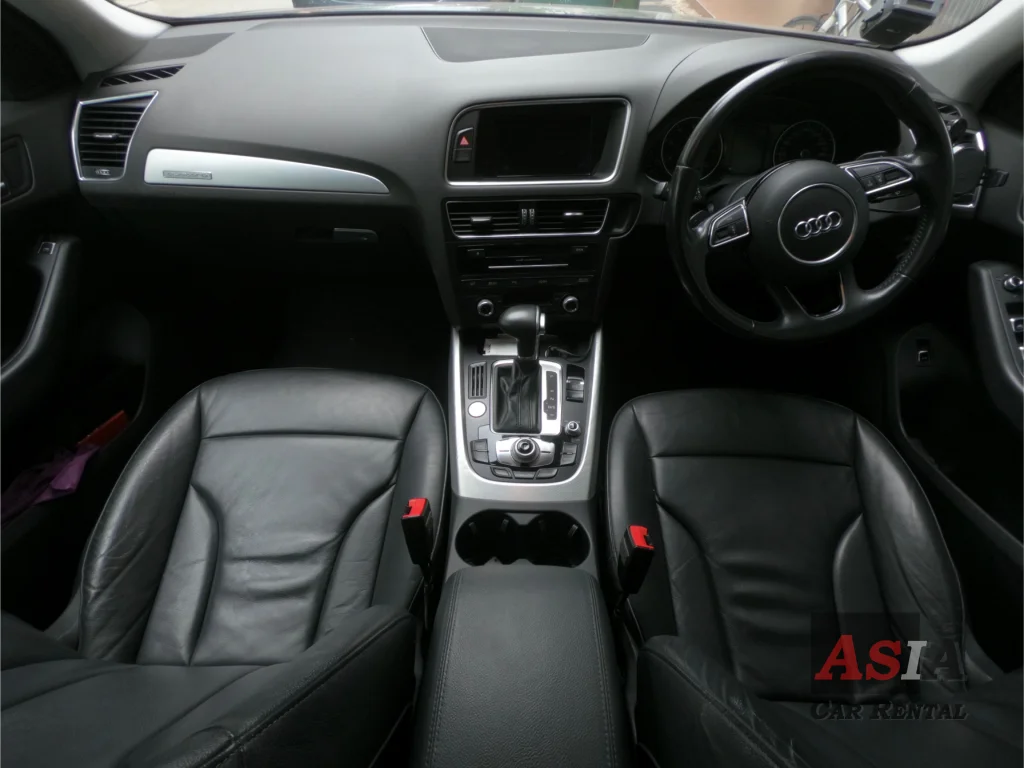 Audi Q5 2351 Front