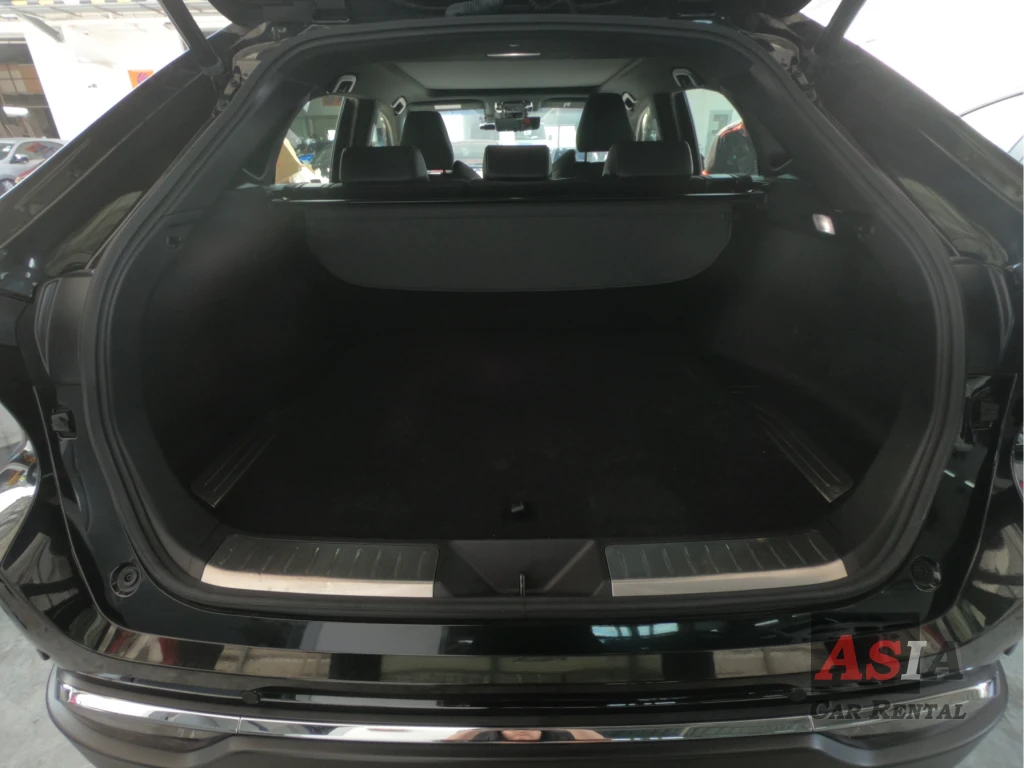 Toyota Harrier Hybrid 3451 Boot