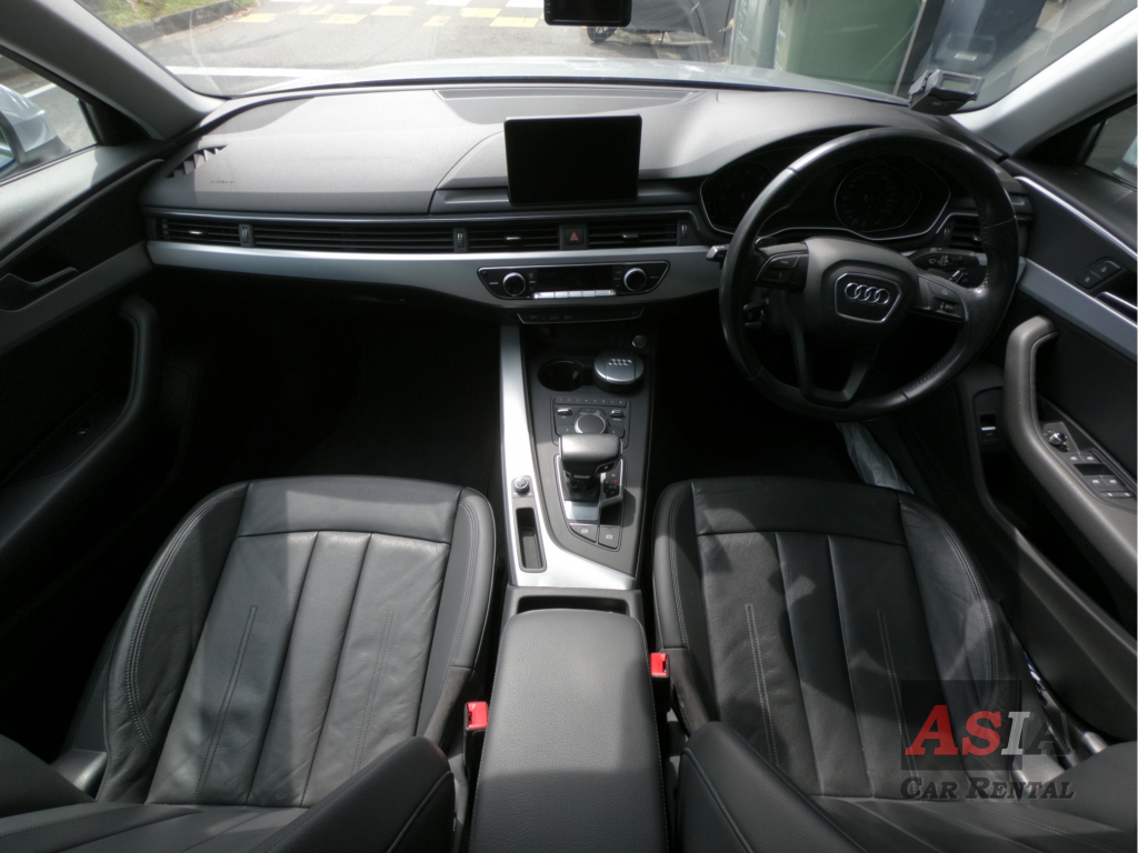 Audi A4 (15) - Front