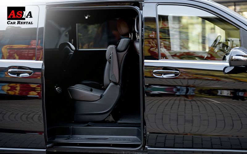 sliding door of a black mpv